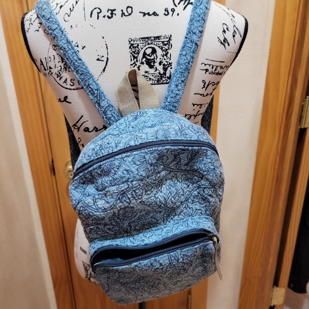 Ruggine Medium Backpack, Blue/Gold.